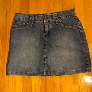 Size 4 St John’s Bay denim skirt (with shorts)